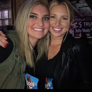 Meet your Posher, Courtney